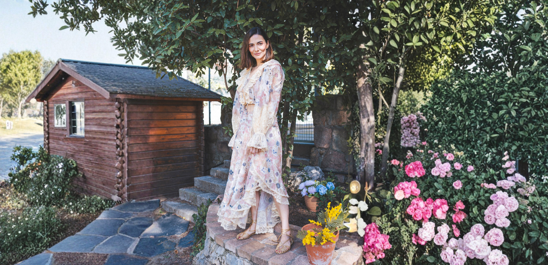 CÓMO COMBINAR ESTAMPADOS FLORALES SIN SATURAR EL LOOK