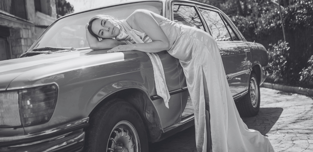 QUÉ LLEVAR COMO INVITADA DE BODA EN VERANO 2026: GUÍA DE LOOKS