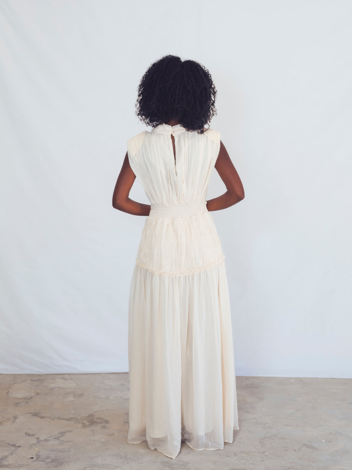 VESTIDO LARGO FRUNCIDO CRUDO