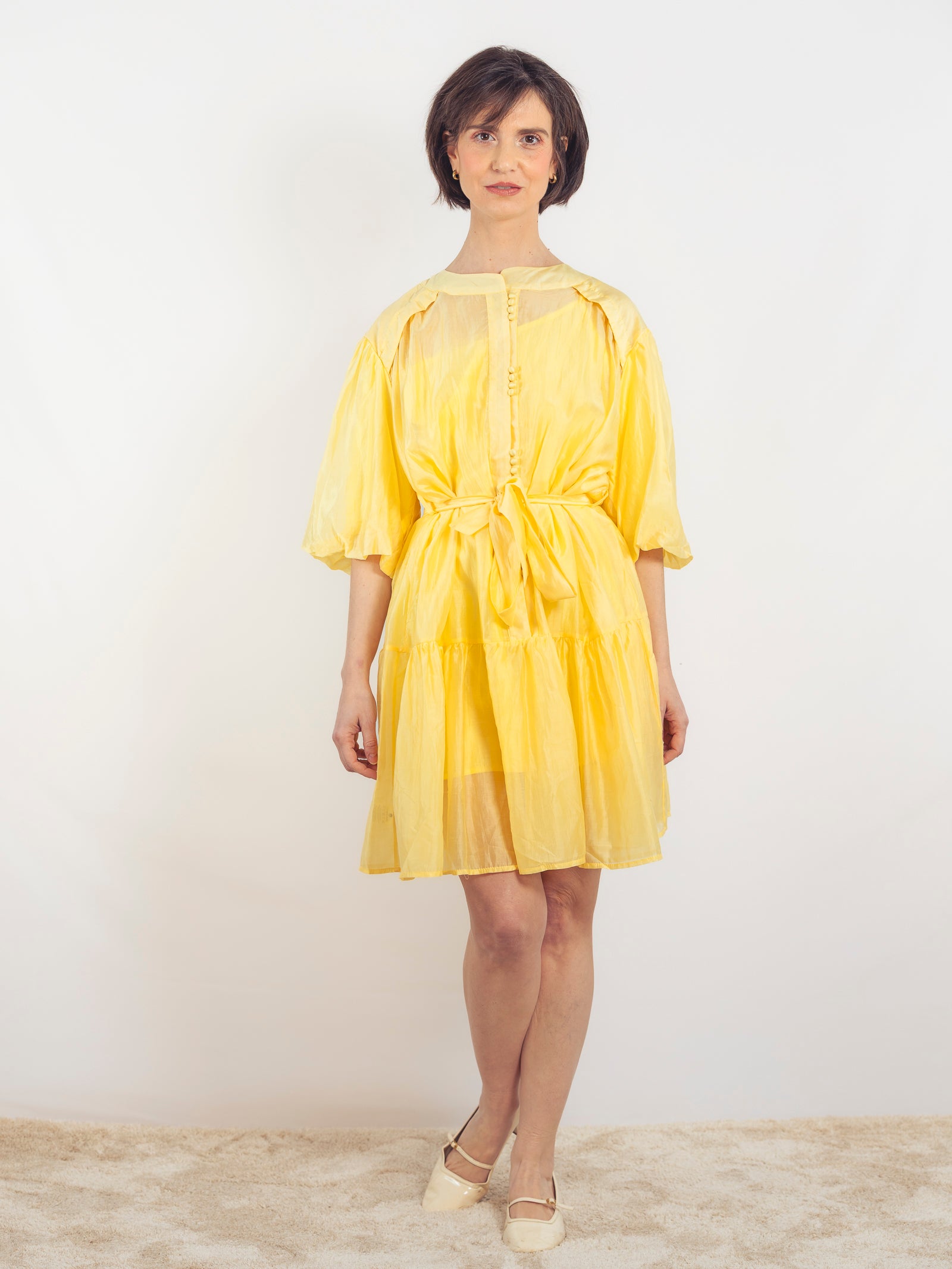 VESTIDO CORTO AMARILLO PASTEL