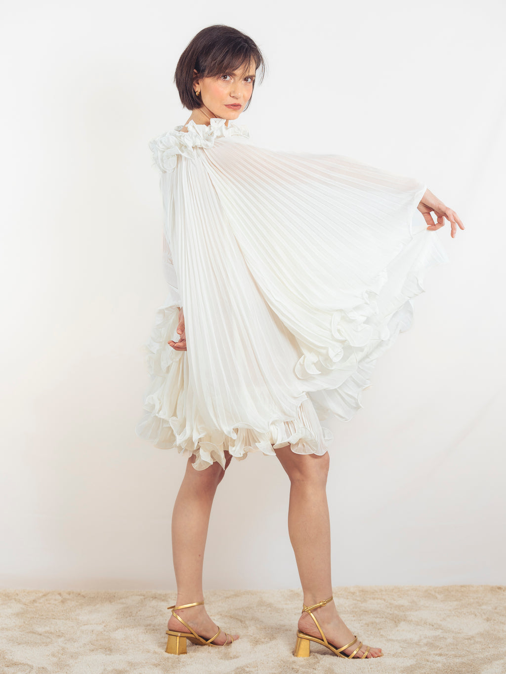 VESTIDO CORTO BLANCO PLISADO