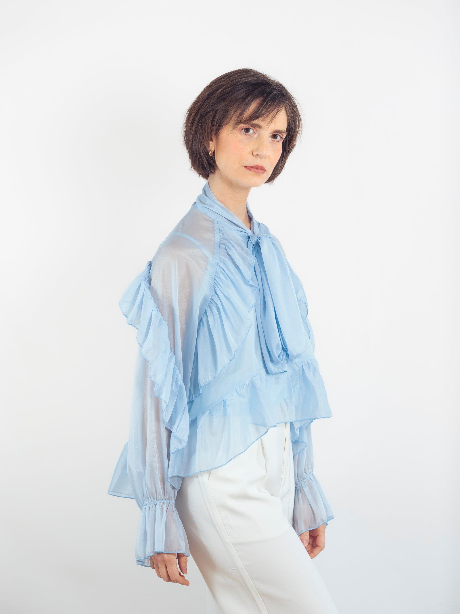 BLUSA AZUL BEBÉ VOLANTES