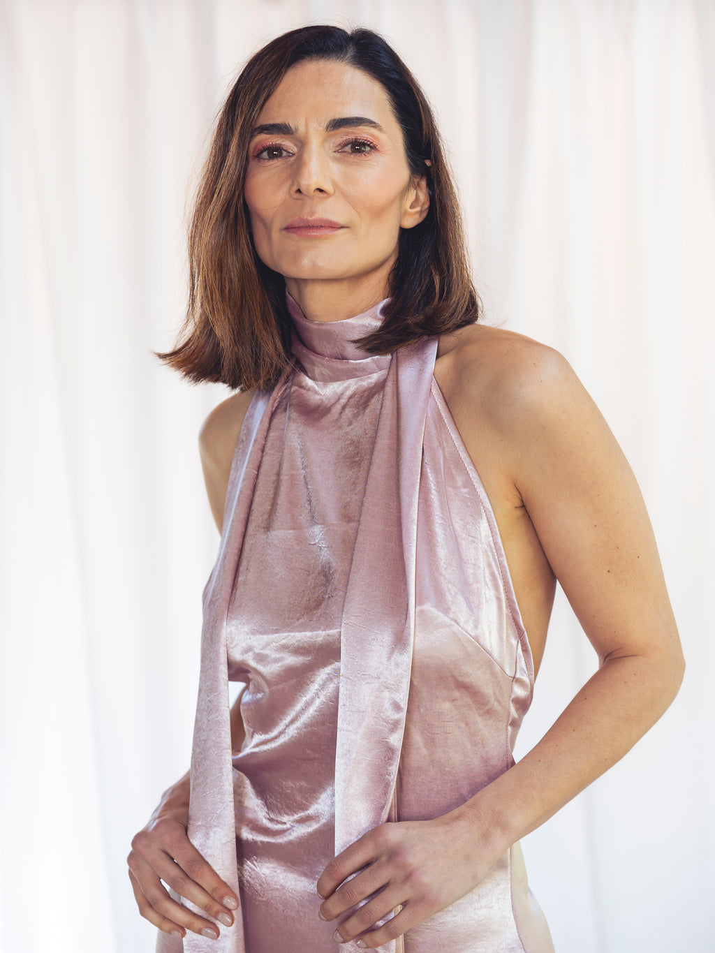 VESTIDO LARGO SATINADO ROSA PALO