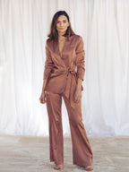 TRAJE SATINADO ROSA