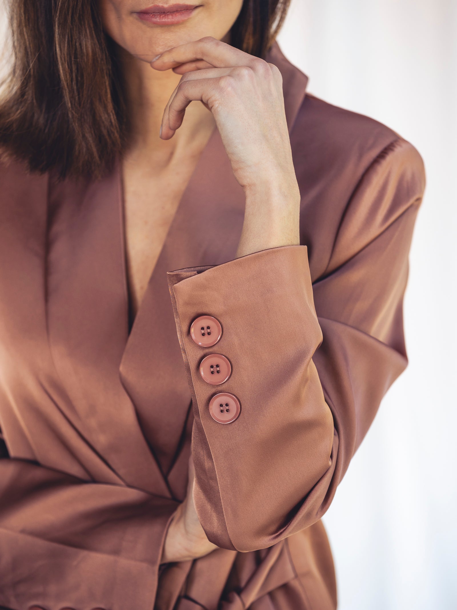 TRAJE SATINADO ROSA