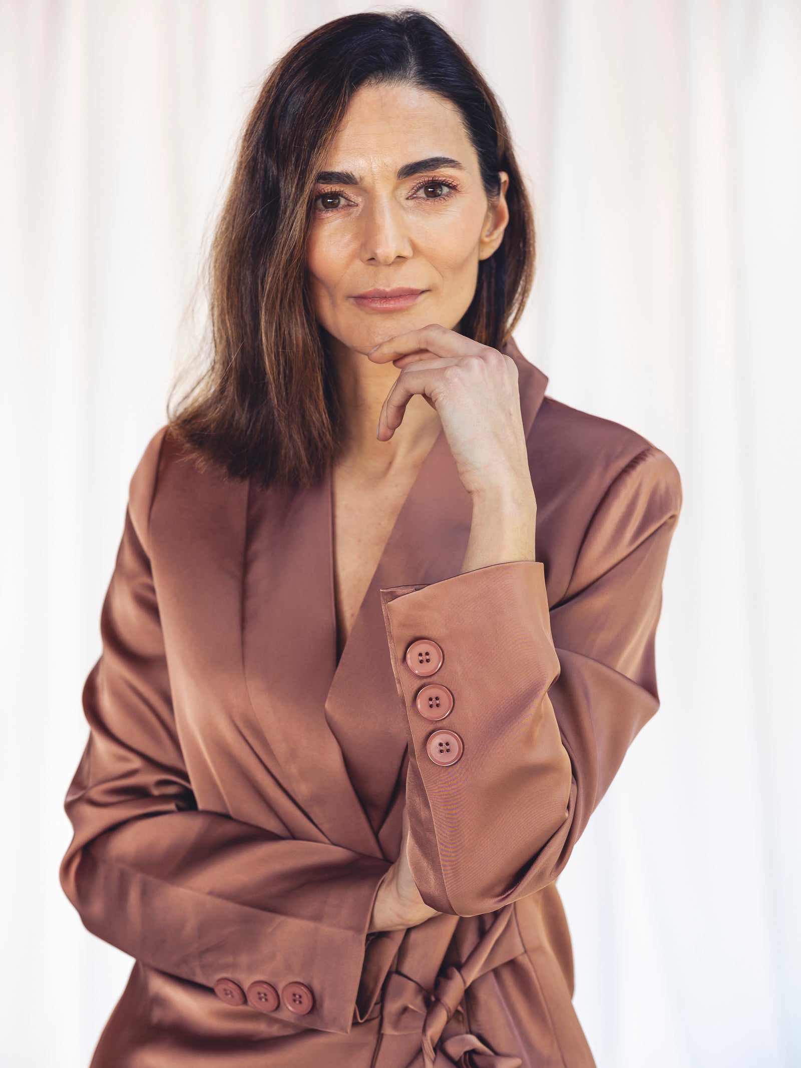 TRAJE SATINADO ROSA