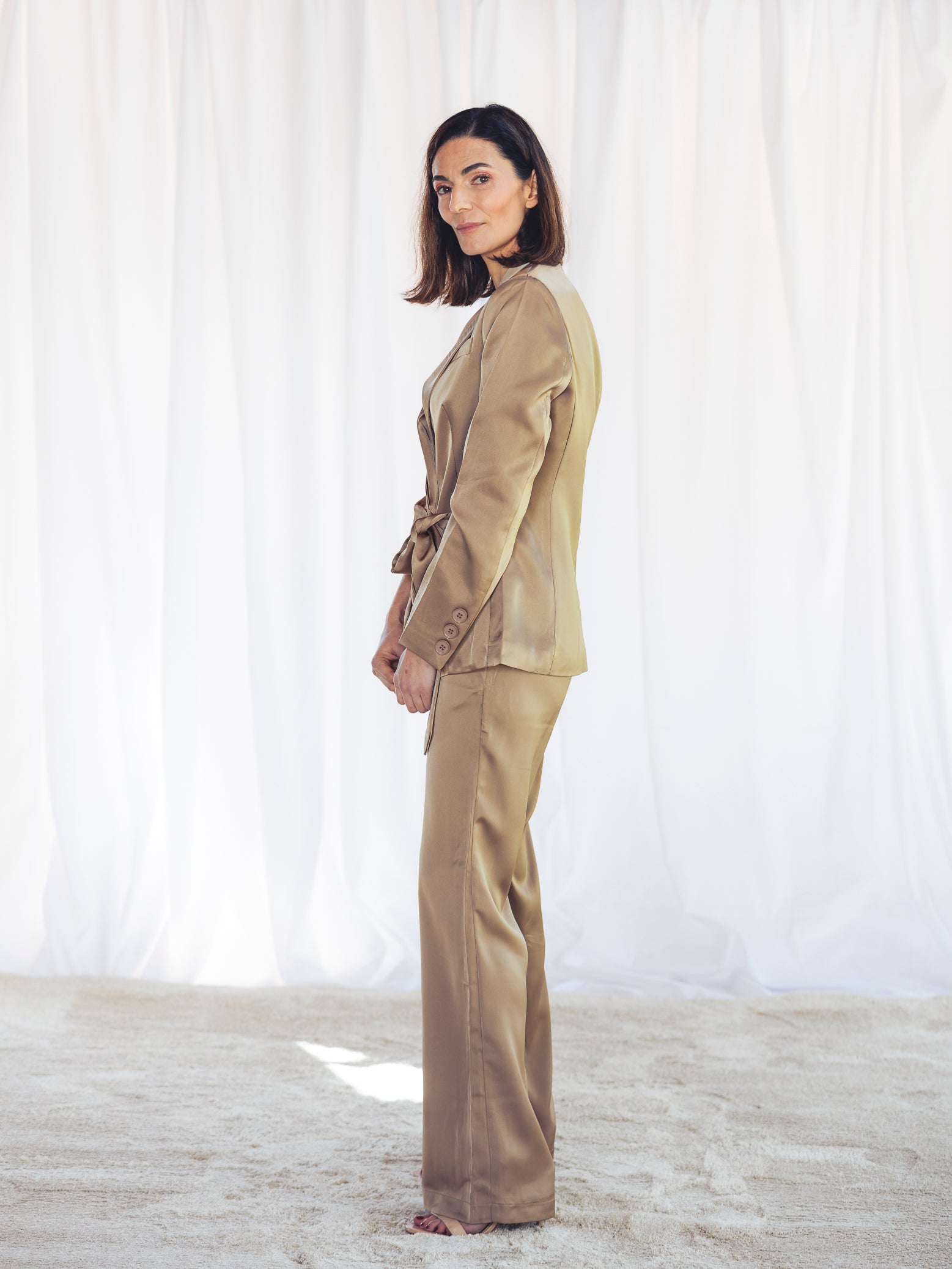 TRAJE SATINADO CHAMPAGNE