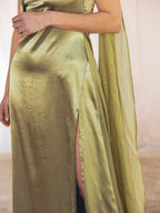 VESTIDO LARGO SATINADO VERDE OLIVA
