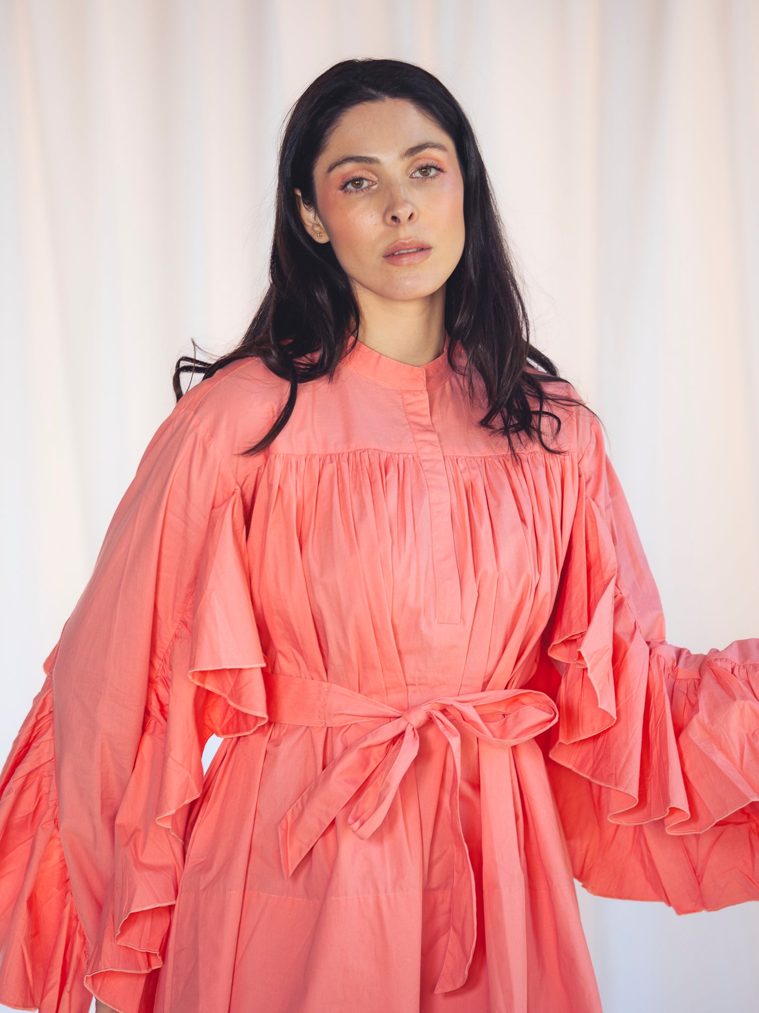 VESTIDO VOLANTES ROSA