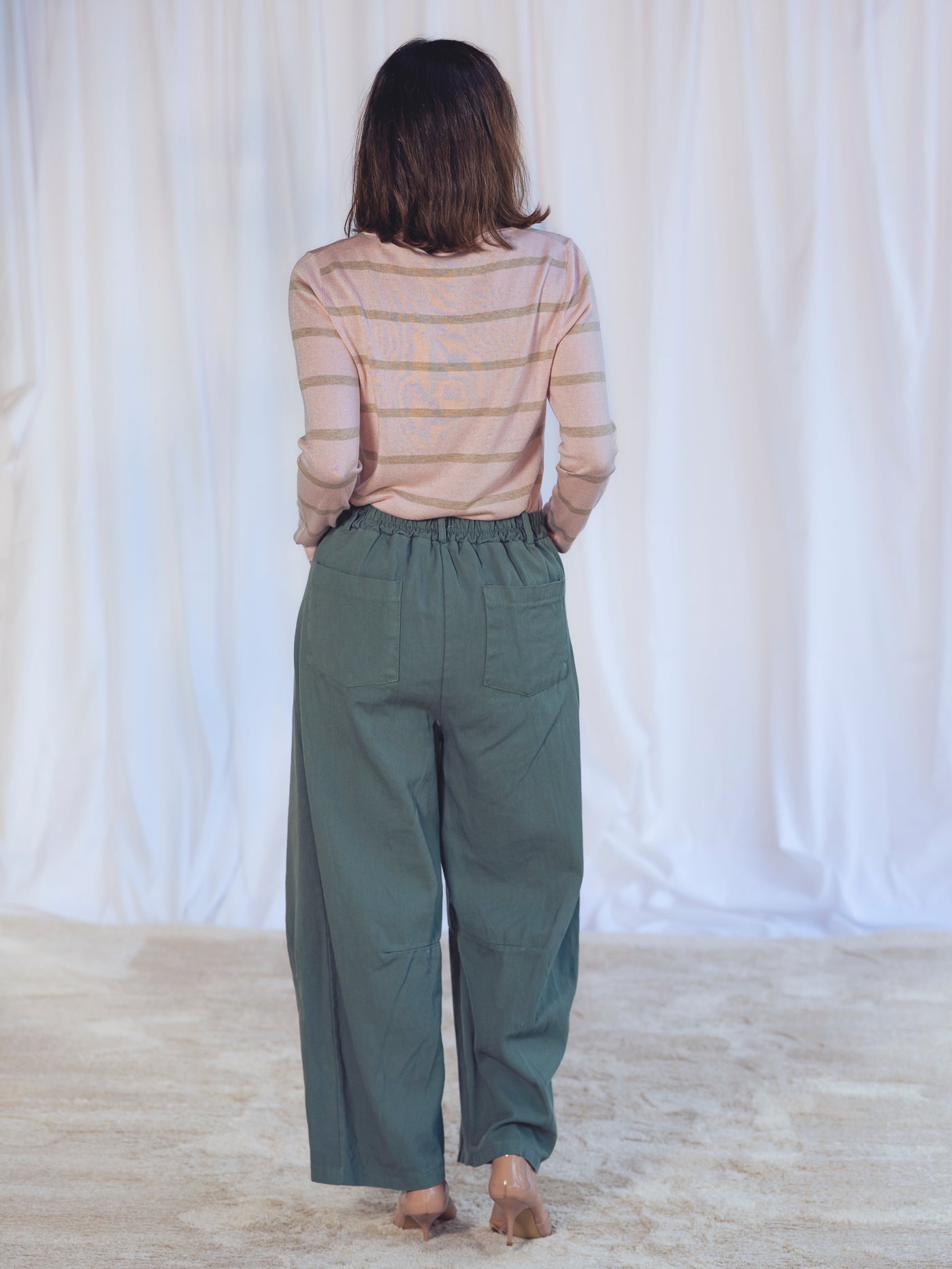 PANTALÓN BARREL VERDE CAQUI