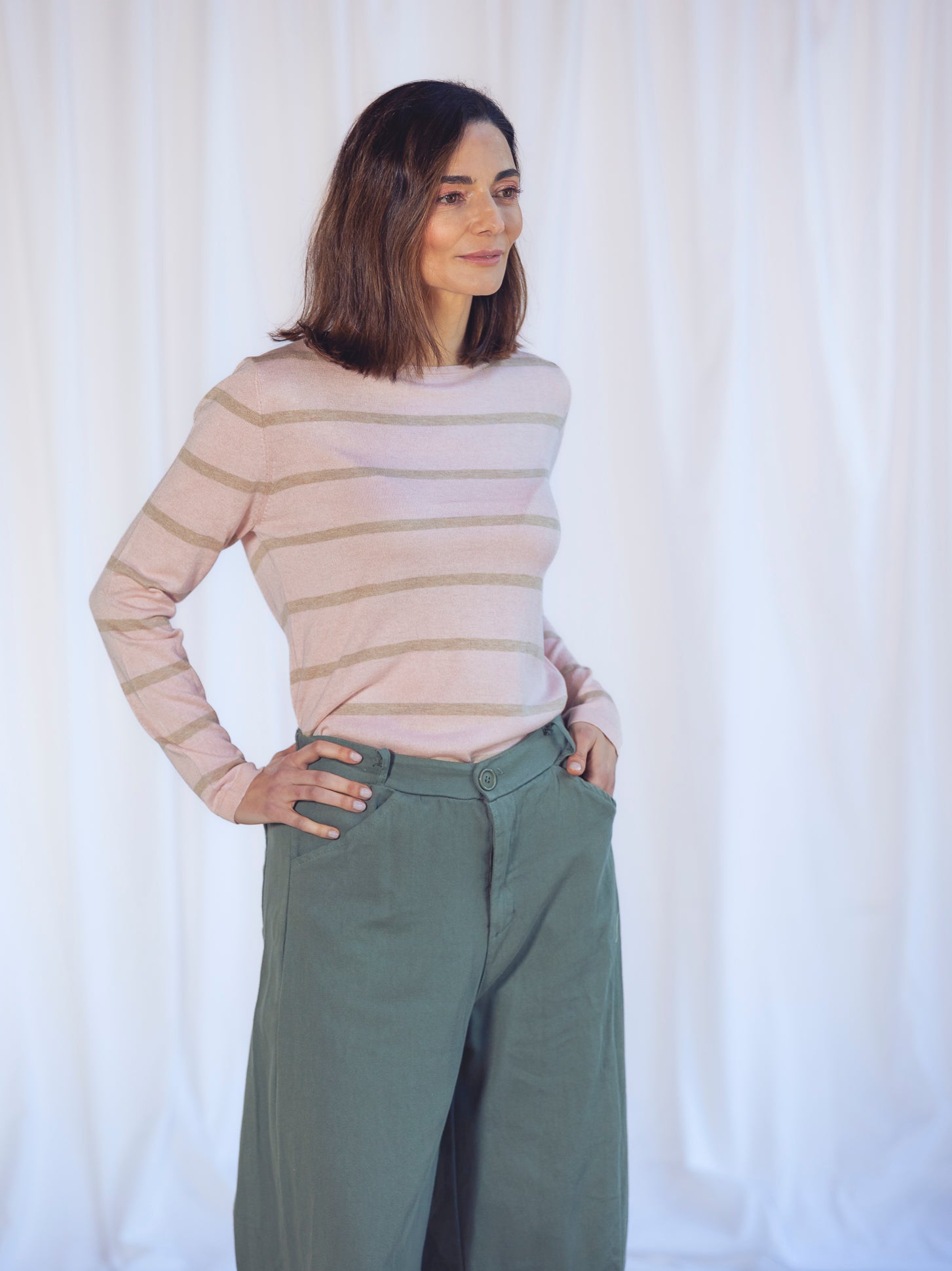 PANTALÓN BARREL VERDE CAQUI