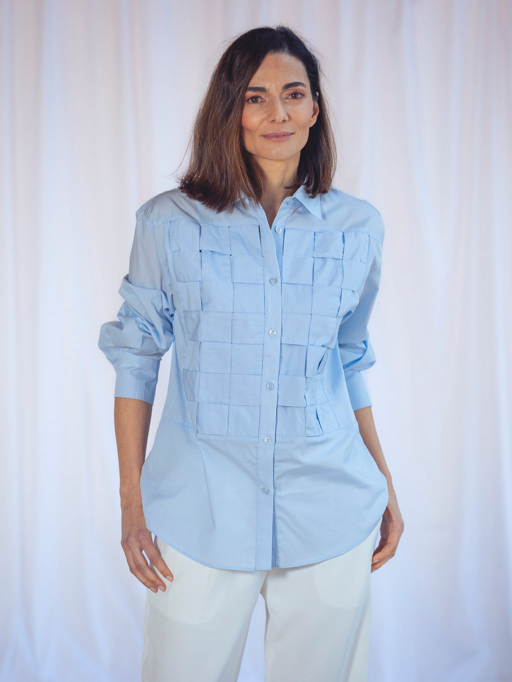 CAMISA AZUL CUERPO TRENZADO